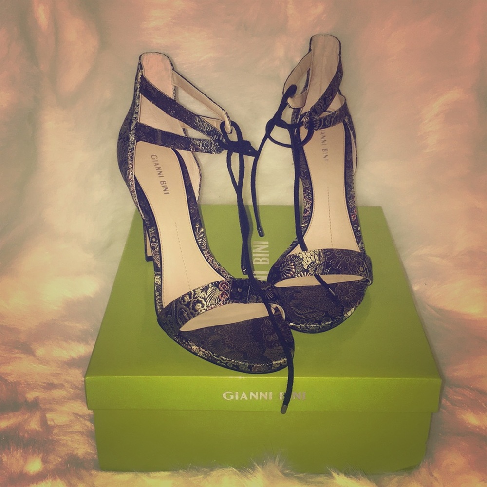 Gianni Bini high heels